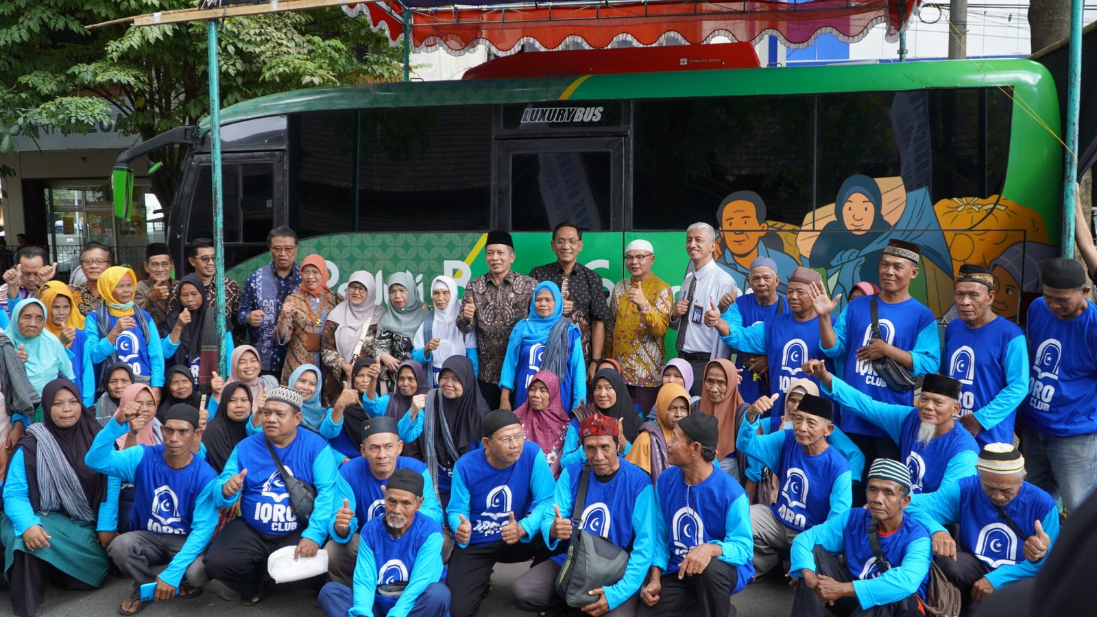 Sinergi Baitul Maal BMT Beringharjo, Dompet Dhuafa, BPD DIY Syariah & LAZNAS Bakrie Amanah Wujudkan Iqro Club & Bus Peduli: Harapan Baru untuk Buruh Gendong Beringharjo